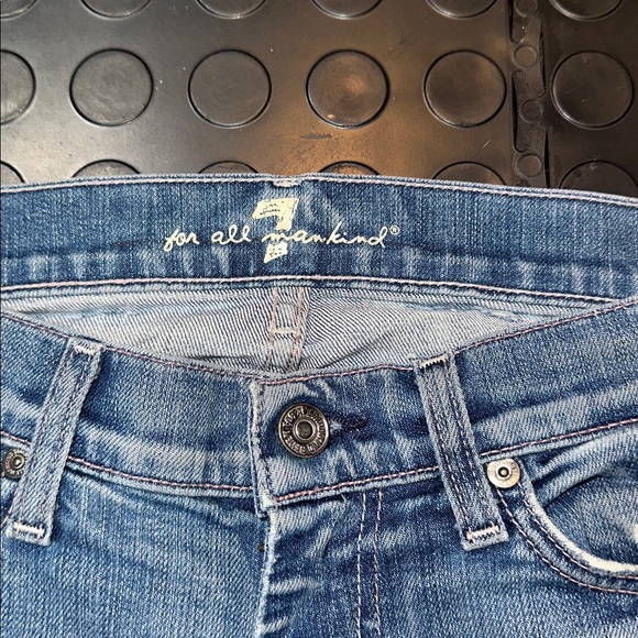 Dojo 28 x 31 x 8  —-7 For All Mankind Faded Blue Mid-Rise Jeans - Picture 4 of 11